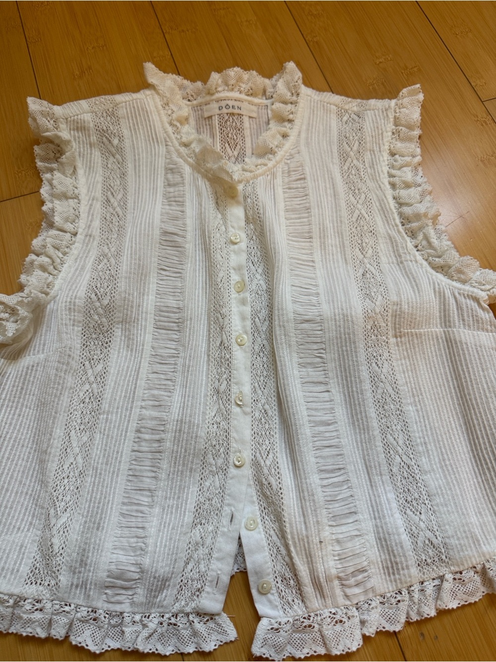 Doen Hallie Lace Sleeveless Blouse Size Small Salt - Picture 3 of 6